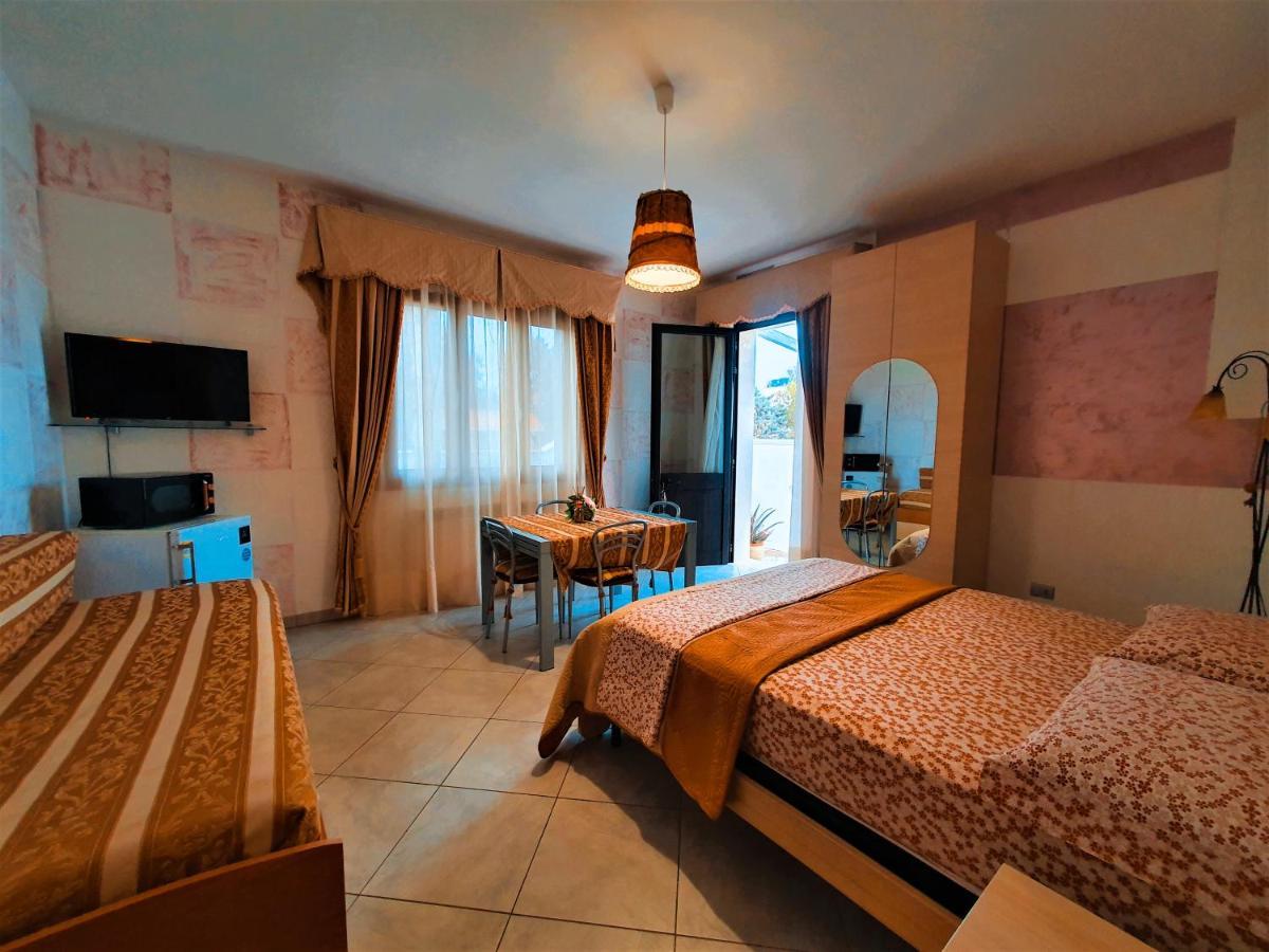 Da Casa Tiziana Hotel Porto Cesareo Bagian luar foto