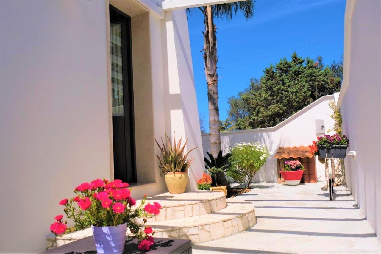 Da Casa Tiziana Hotel Porto Cesareo Bagian luar foto
